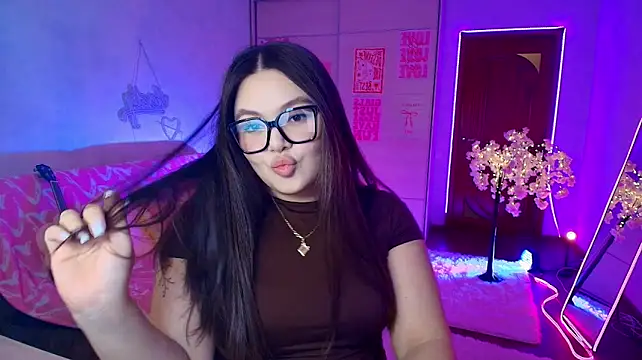 lilialil06's Live XXX Chat