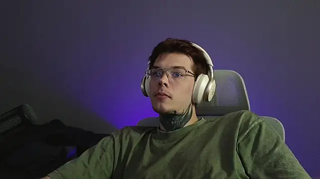 DENIS_HERE Live XXX Chat