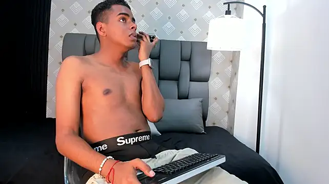 Chat XXX en directo de SamBoy01