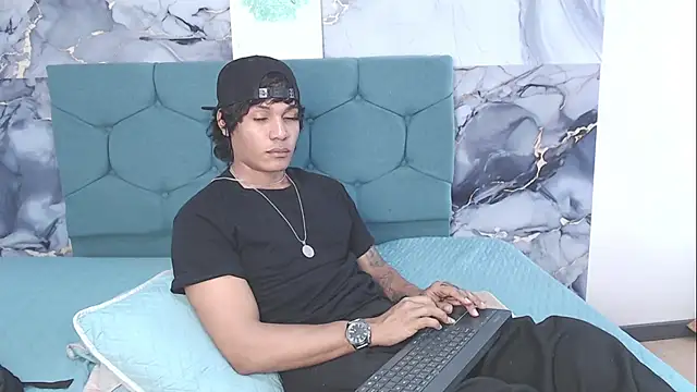 MaximilianRoth Live XXX Chat