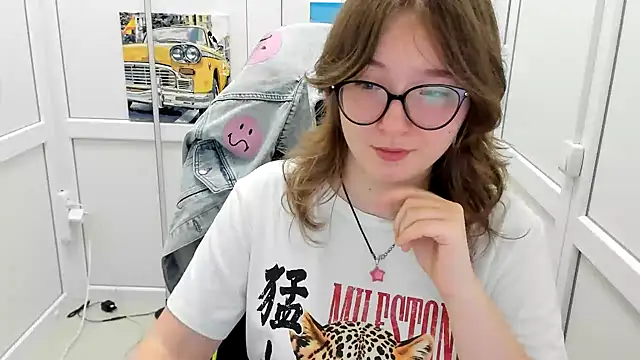 HachiYumen Live XXX chat