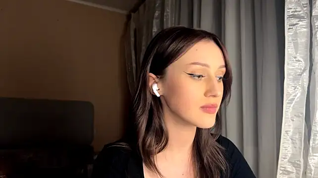 ShannanWohlers - Softly playing with my hair <3