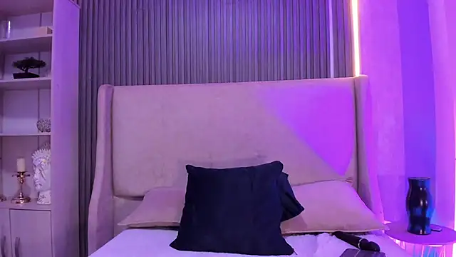 KeniaArias' Live XXX Chat