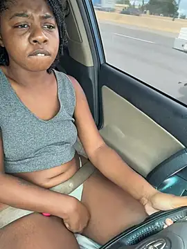 Ebony_Queeenx élő XXX-chatje