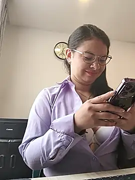 Chat +18 de Paolitha25 ao vivo