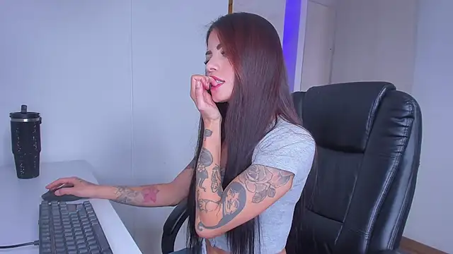 Chatroom XXX en direct de Lisegg_