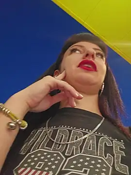 U_prolazu - Suck dildo in public