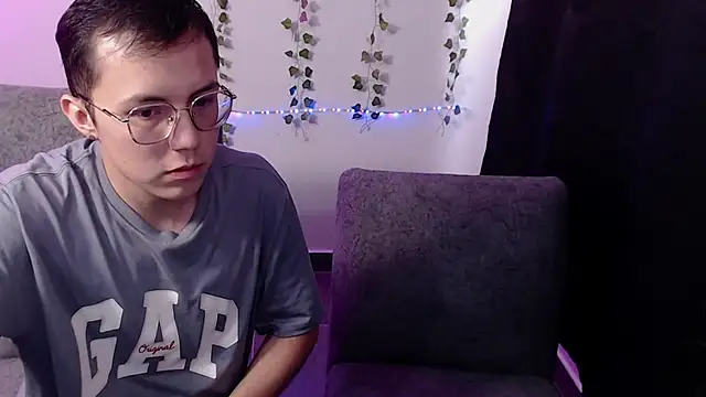 Tina_4_Charlie live XXX chat