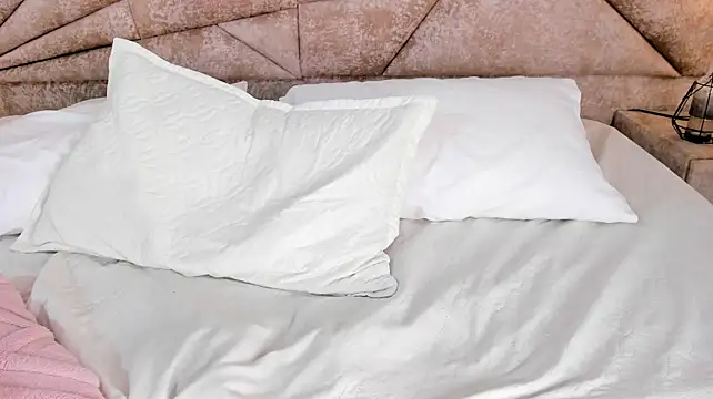 Kylievans_ Adlı Modelin Canlı XXX Sohbeti