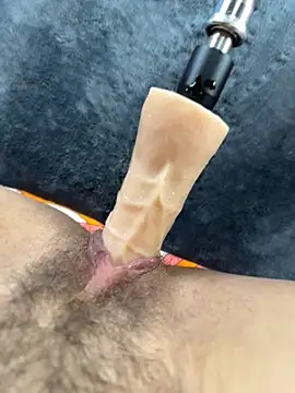 XXX chat uživo modela LittleLoftAngel