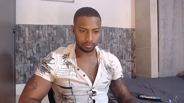 IsiahMaxwell লাইভ XXX চ্যাট