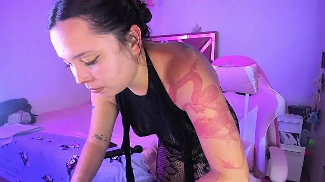 little_emma0 live XXX chat