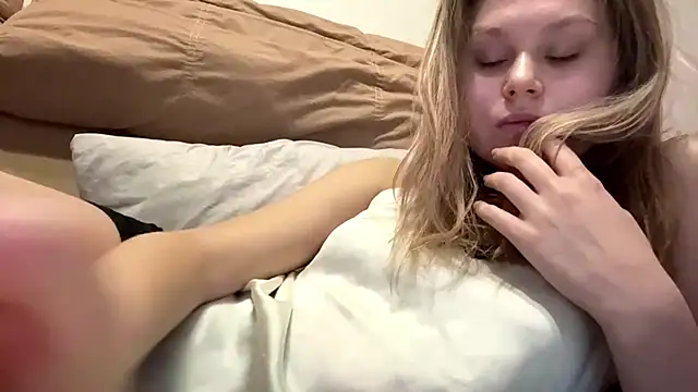 ColetteSolverud - show wet tongue