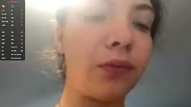 MargyClingingsmith - Take of my TOP + Slap tits x3