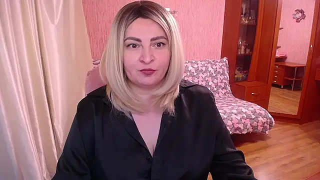 -MeowMeow's Live XXX Chat