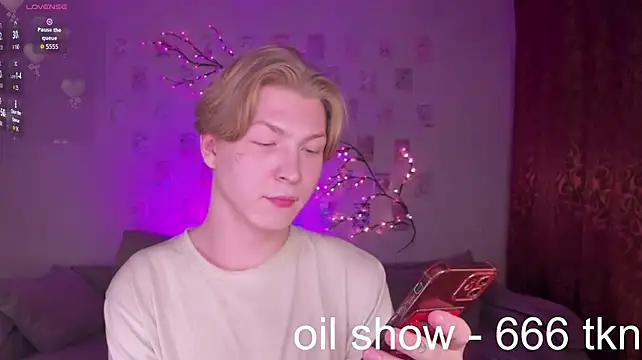 TheMikeSever Adlı Modelin Canlı XXX Sohbeti