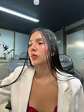 Pocahontas_Rolfe's Live XXX Chat