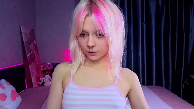 PerryKitty Show in webcam