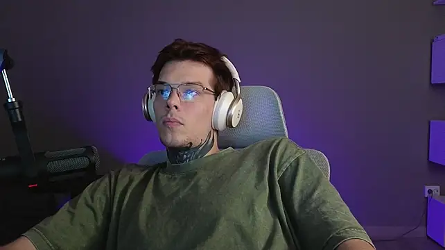 Онлайн чат XXX DENIS_HERE