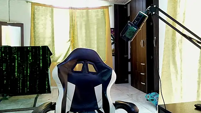 aronmiller404 Chat XXX live