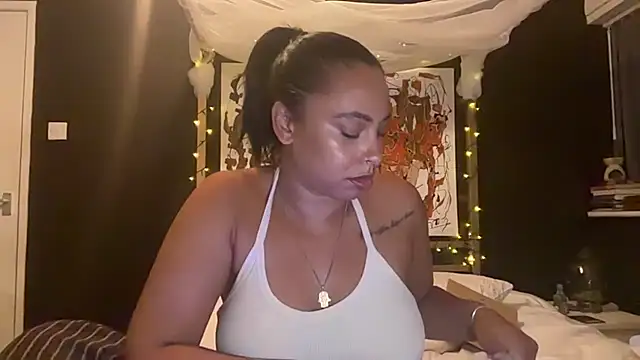 AriesBaddiee_ - twerk my phattt asss explict