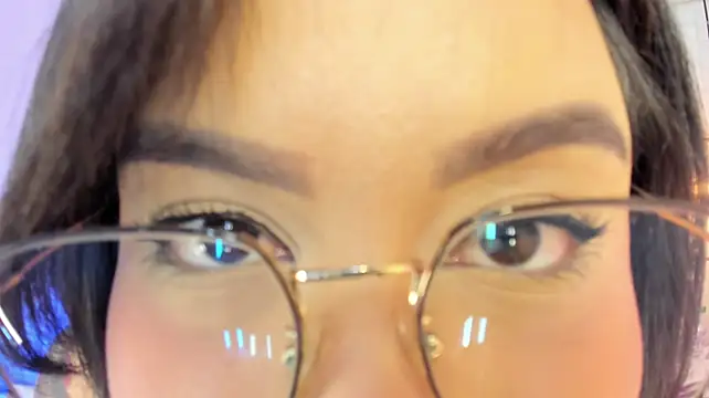 แชท XXX สดของ elizavenus