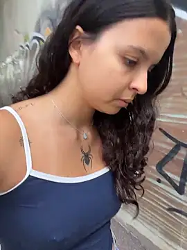 rossilaari live XXX chat