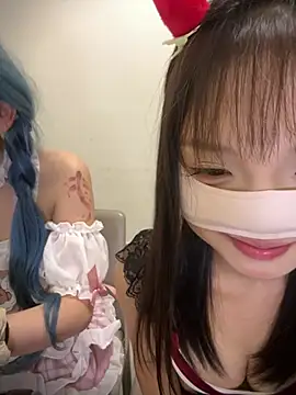 Chat +18 de Rocket-Girl ao vivo