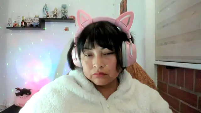XXX chat uživo modela Shaddycute_