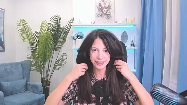 XXX chat uživo modela PeachMirage