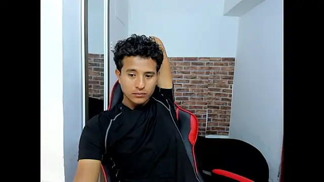WIZARD-ALESSANDRO Chat XXX live