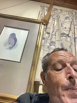 Chat +18 de GeldenKuy ao vivo
