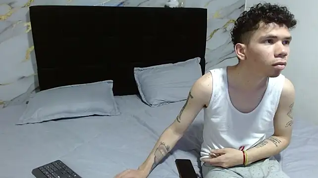 tailorlove's Live XXX Chat
