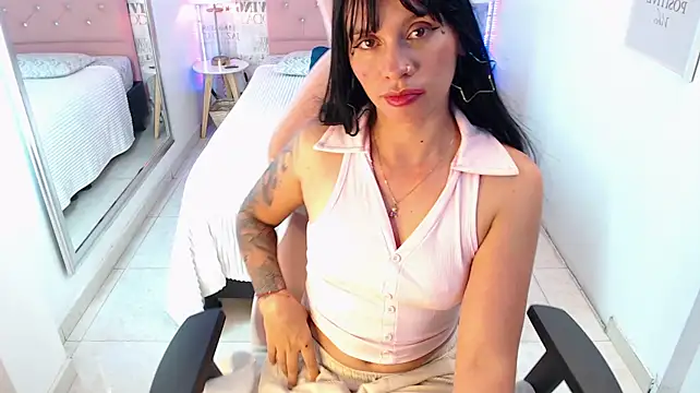 martina_cruzz's Live XXX Chat