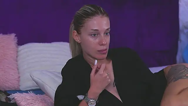 EllinaNuria – Live XXX-chat