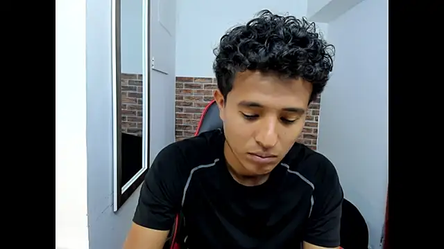 Chatroom XXX en direct de WIZARD-ALESSANDRO