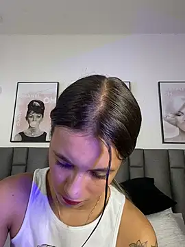 JuliaColemann XXX чат на живо