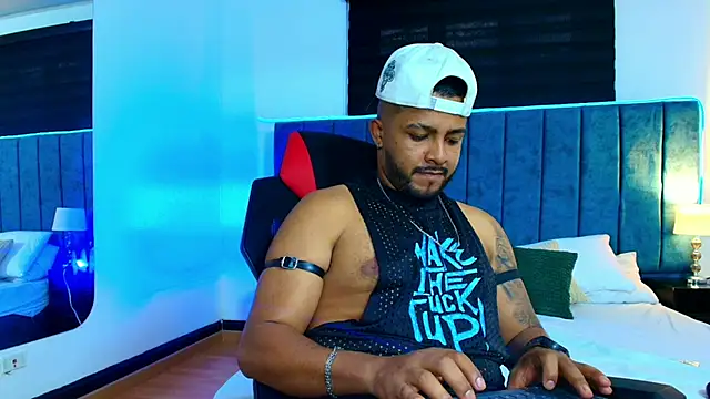 Chat +18 de Bruno_Silva_ ao vivo
