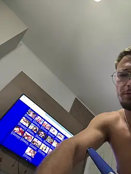 AndrewAndrew997 网络视讯表演
