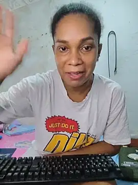 AstridMonroee Adlı Modelin Canlı XXX Sohbeti