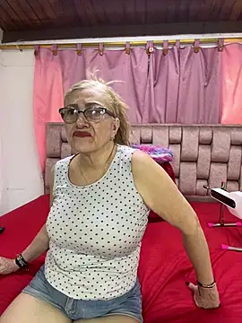 Sexytaty2022 - Taty does 50 squats