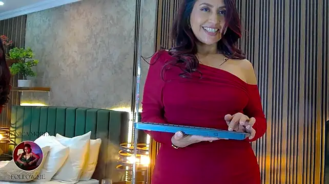 MonicaMoret - undress my hot body slowly🔥