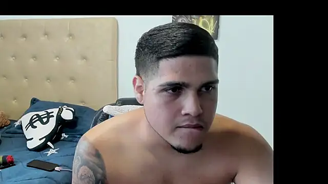 Latinboyco77 – Naživo XXX chat