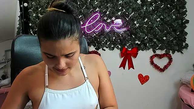 DestinyHills Chat XXX in diretta