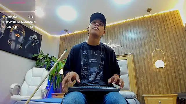 Colby_driscoll élő XXX-chatje