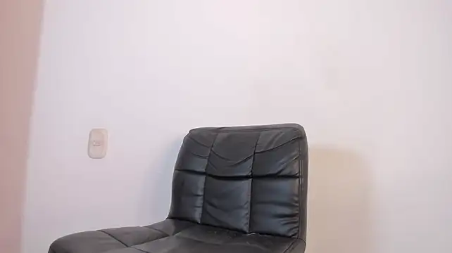 nikoleth élő XXX-chatje