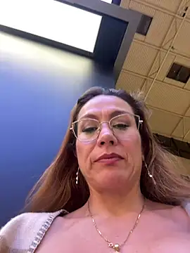 Angelitasexy81 - Flashing my boobs to you while wanting