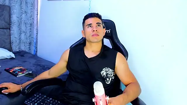 DarellTheseo Chat XXX live