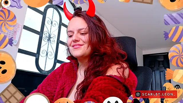 Scarletleon77 - open my jacket