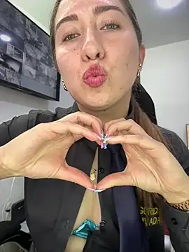 suzy-111 Chat XXX in diretta